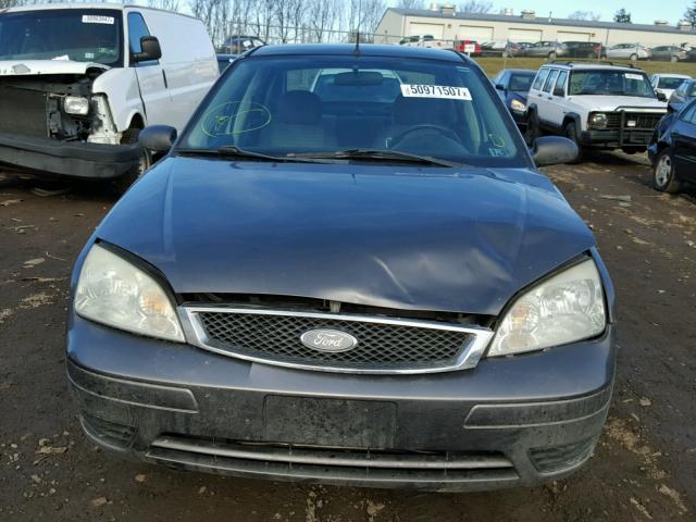 1FAFP34N57W288107 - 2007 FORD FOCUS ZX4 GRAY photo 9