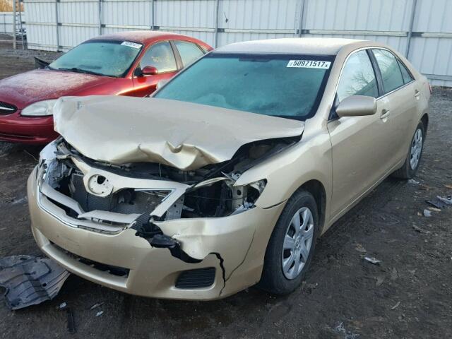 4T1BF3EK4BU184322 - 2011 TOYOTA CAMRY BASE GOLD photo 2