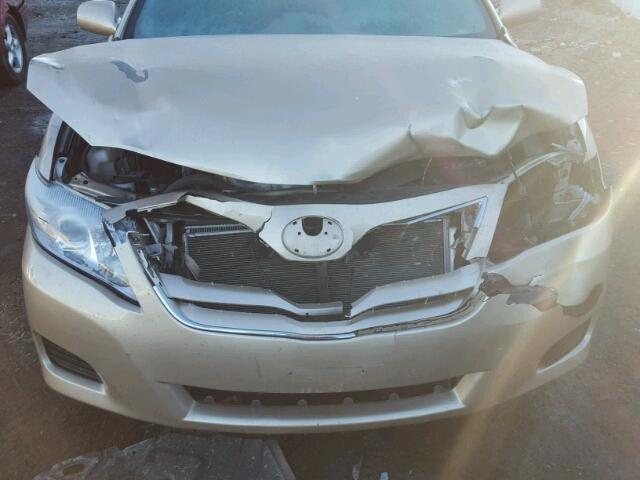4T1BF3EK4BU184322 - 2011 TOYOTA CAMRY BASE GOLD photo 9