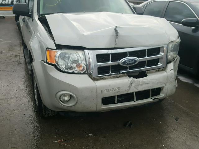 1FMCU03178KA04709 - 2008 FORD ESCAPE XLT SILVER photo 9