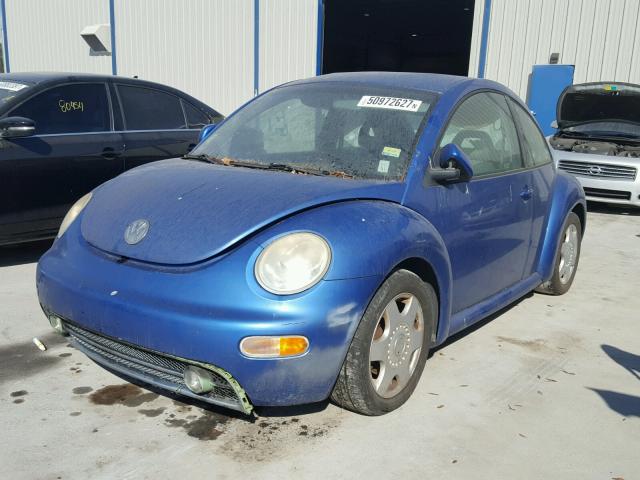 3VWBB61C2WM049959 - 1998 VOLKSWAGEN NEW BEETLE BLUE photo 2