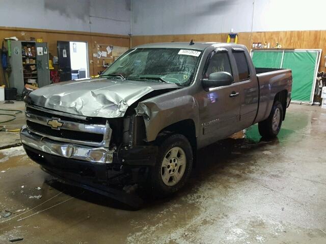 1GCEK19C17Z557931 - 2007 CHEVROLET SILVERADO GRAY photo 2