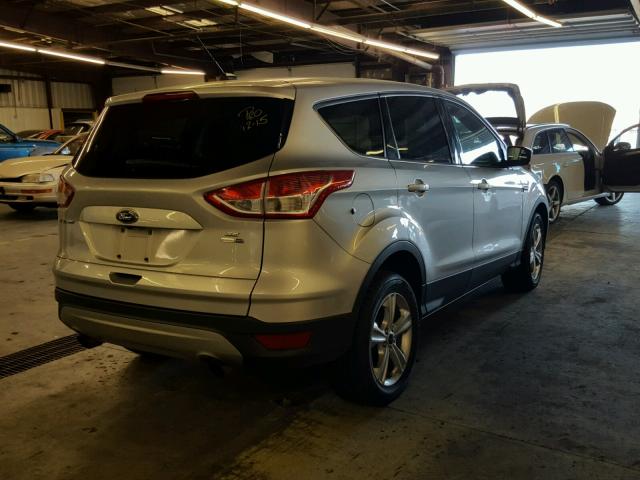 1FMCU9GX3GUC61274 - 2016 FORD ESCAPE SE SILVER photo 4