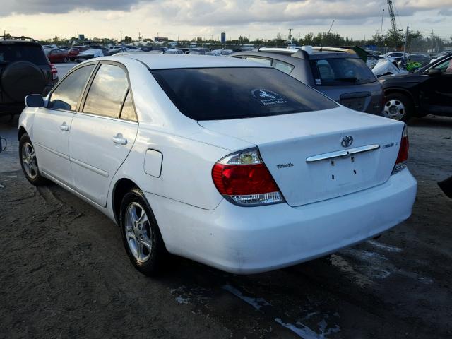 4T1BE32K05U567508 - 2005 TOYOTA CAMRY LE WHITE photo 3