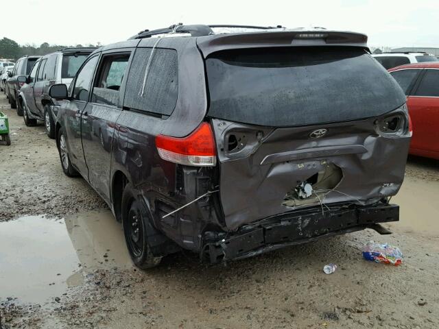 5TDYK3DC6CS179293 - 2012 TOYOTA SIENNA XLE CHARCOAL photo 3