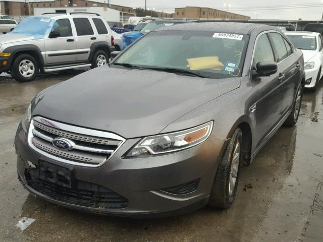 1FAHP2DWXBG127606 - 2011 FORD TAURUS SE GRAY photo 2