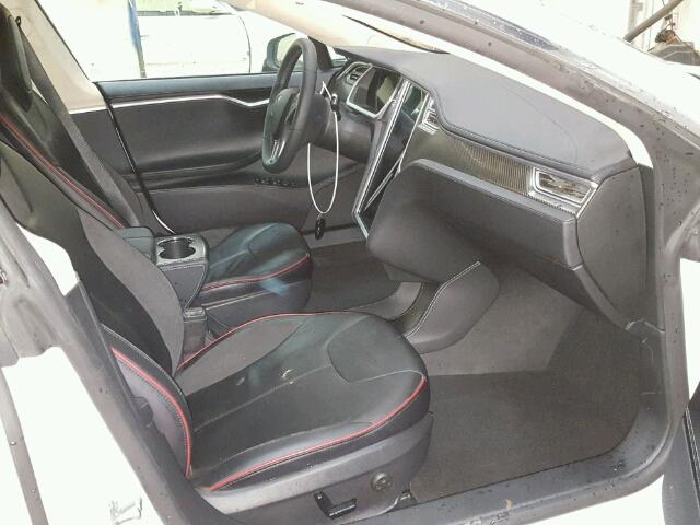 5YJSA1CPXDFP26198 - 2013 TESLA MODEL S WHITE photo 5