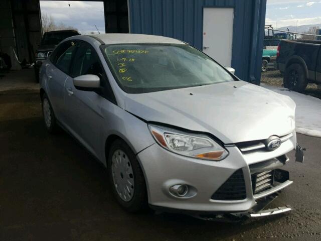 1FAHP3F2XCL313574 - 2012 FORD FOCUS SE SILVER photo 1