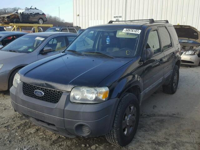 1FMYU02Z65KE16919 - 2005 FORD ESCAPE XLS BLACK photo 2