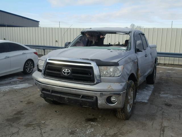 5TFUW5F13CX248767 - 2012 TOYOTA TUNDRA DOU SILVER photo 2