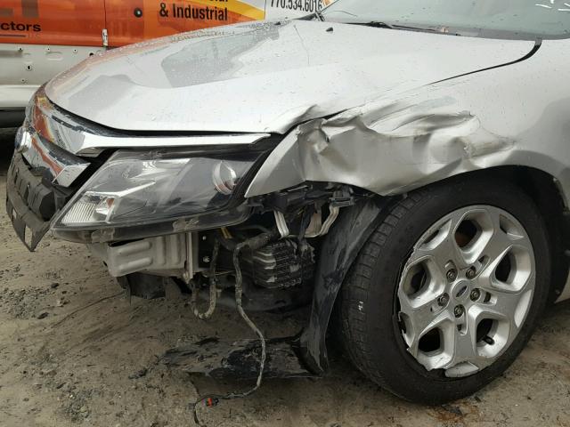 3FAHP0HG1AR341382 - 2010 FORD FUSION SE SILVER photo 9