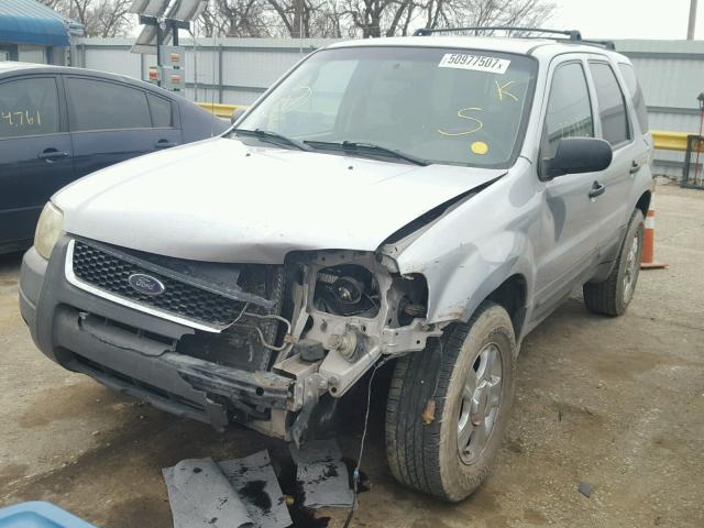 1FMYU03134KA49503 - 2004 FORD ESCAPE XLT BLUE photo 2