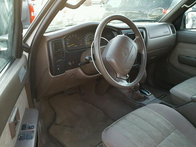 4TAWN72N6YZ623719 - 2000 TOYOTA TACOMA XTR WHITE photo 9