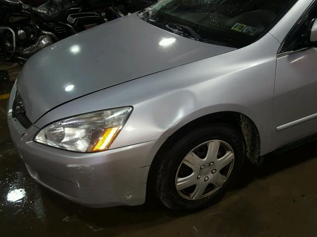 1HGCM563X3A073747 - 2003 HONDA ACCORD LX SILVER photo 9