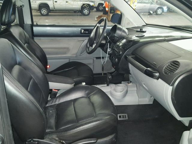 3VWCP21C02M419010 - 2002 VOLKSWAGEN NEW BEETLE 灰色 照片 5