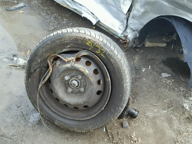 KL1TD526X4B123600 - 2004 CHEVROLET AVEO SILVER photo 9