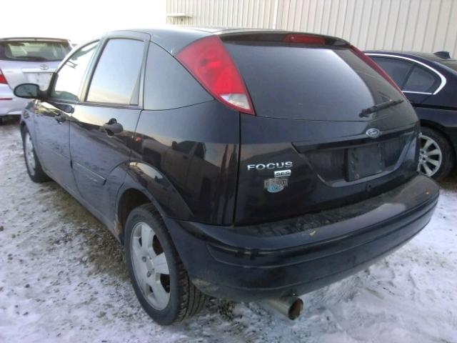 3FAFP37N85R103561 - 2005 FORD FOCUS ZX5 BLACK photo 3