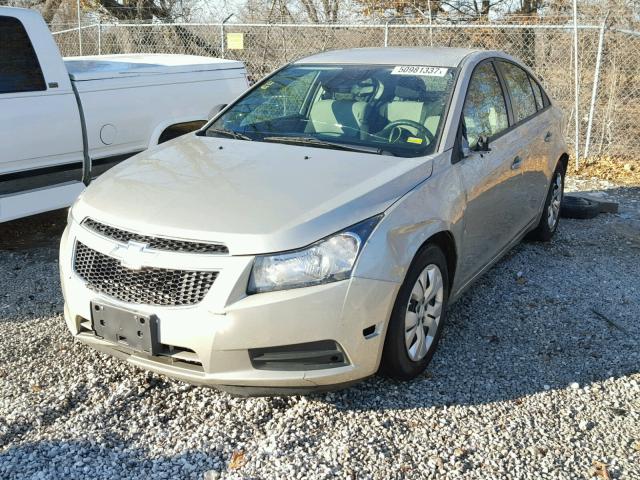 1G1PA5SH5E7254189 - 2014 CHEVROLET CRUZE LS GOLD photo 2