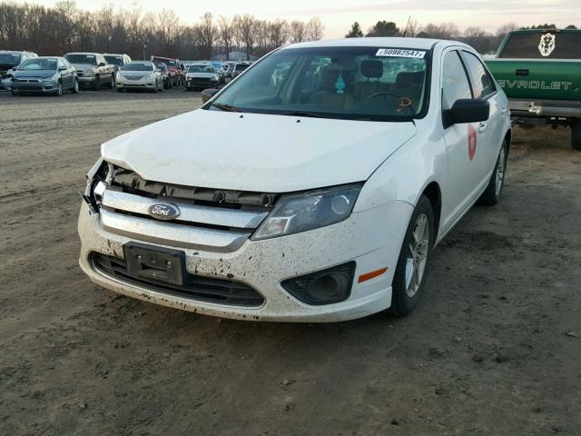 3FAHP0GA7BR293353 - 2011 FORD FUSION S WHITE photo 2