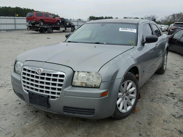 2C3JA43R55H553799 - 2005 CHRYSLER 300 GREEN photo 2