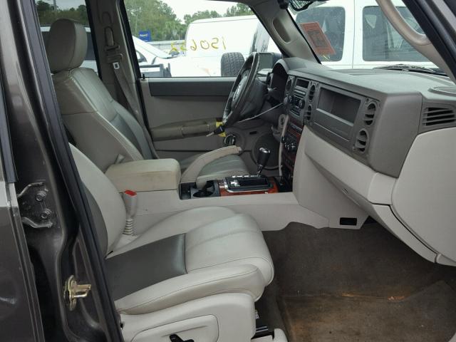1J8HG58256C337507 - 2006 JEEP COMMANDER TAN photo 5