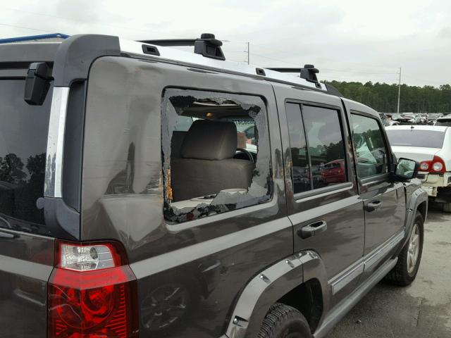 1J8HG58256C337507 - 2006 JEEP COMMANDER TAN photo 9