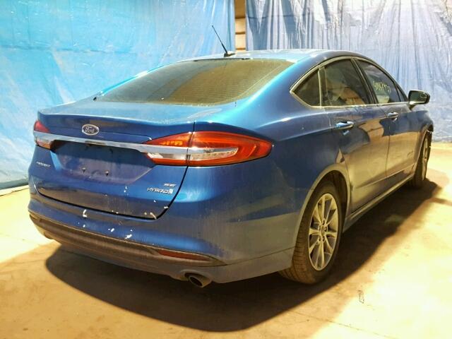 3FA6P0LU0HR204898 - 2017 FORD FUSION SE BLUE photo 4