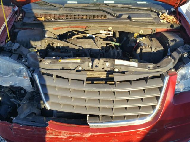 2A8HR44H98R142308 - 2008 CHRYSLER TOWN & COU RED photo 7