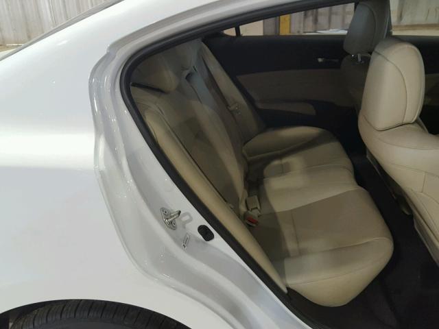 19UDE2F39GA018521 - 2016 ACURA ILX BASE WHITE photo 6