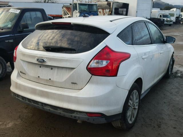 1FAHP3M27CL258150 - 2012 FORD FOCUS SEL WHITE photo 4