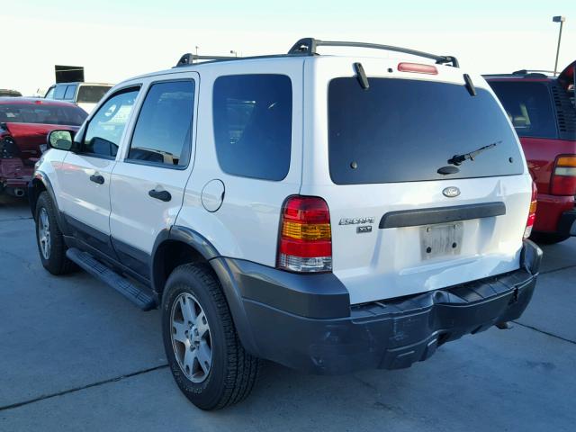 1FMYU93185KA45713 - 2005 FORD ESCAPE XLT WHITE photo 3