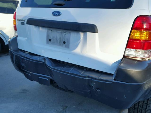 1FMYU93185KA45713 - 2005 FORD ESCAPE XLT WHITE photo 9