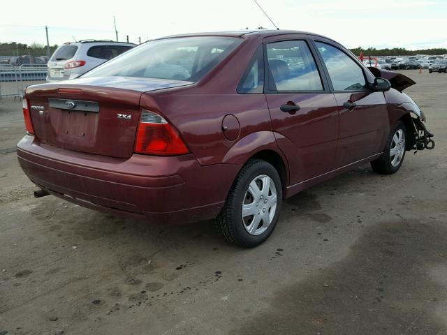 1FAHP34N36W120246 - 2006 FORD FOCUS ZX4 MAROON photo 4