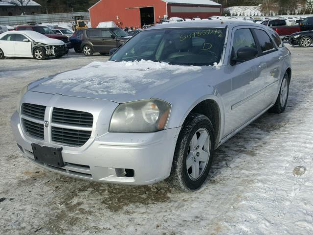 2D4FV48V45H128962 - 2005 DODGE MAGNUM SXT GRAY photo 2