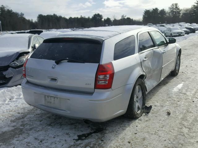 2D4FV48V45H128962 - 2005 DODGE MAGNUM SXT GRAY photo 4