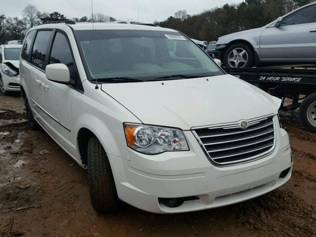 2A8HR54109R592178 - 2009 CHRYSLER TOWN & COU WHITE photo 1