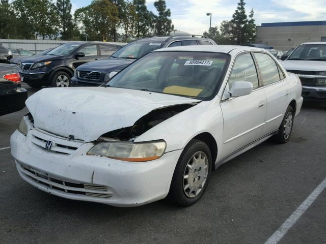 1HGCG66512A077490 - 2002 HONDA ACCORD LX WHITE photo 2