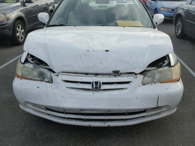 1HGCG66512A077490 - 2002 HONDA ACCORD LX WHITE photo 9