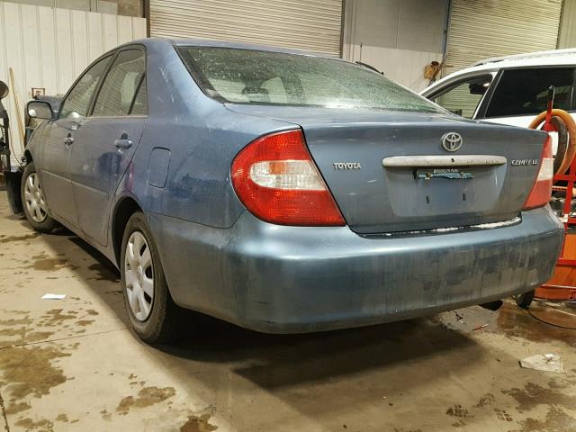 4T1BE32K43U764095 - 2003 TOYOTA CAMRY LE BLUE photo 3