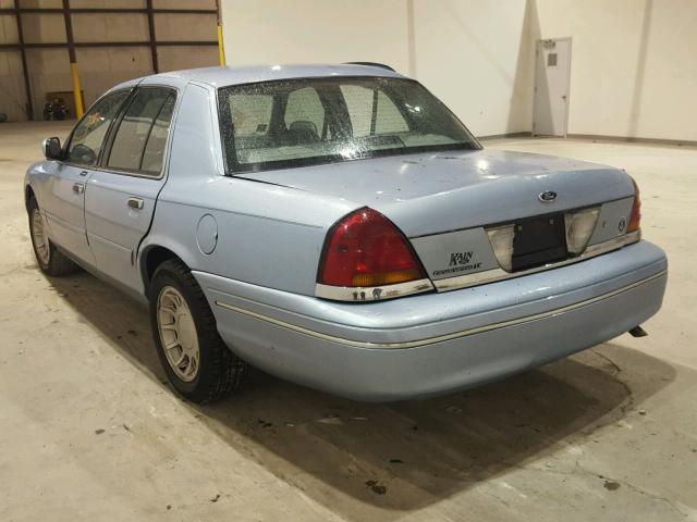 2FAFP74W6YX158357 - 2000 FORD CROWN VICT BLUE photo 3