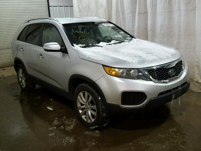 5XYKTDA2XBG048268 - 2011 KIA SORENTO BA SILVER photo 1