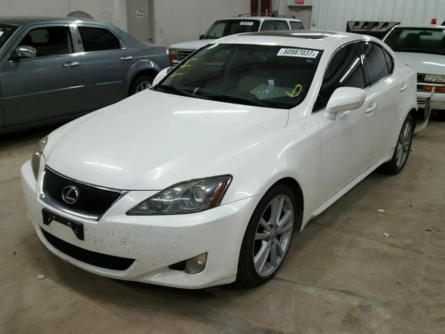 JTHBK262265007209 - 2006 LEXUS IS 250 WHITE photo 2