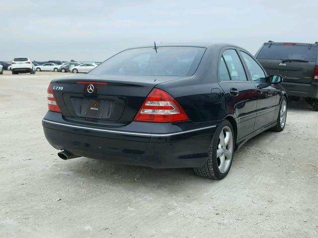 WDBRF52H26A864782 - 2006 MERCEDES-BENZ C GENERATI BLUE photo 4