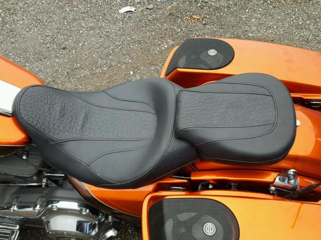 1HD1PZ814CB957370 - 2012 HARLEY-DAVIDSON FLHXSE3 CV ORANGE photo 6