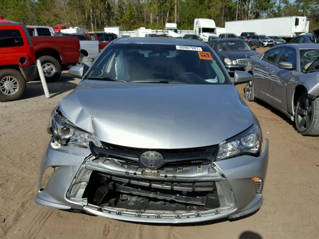 4T1BF1FK2GU170557 - 2016 TOYOTA CAMRY LE SILVER photo 9