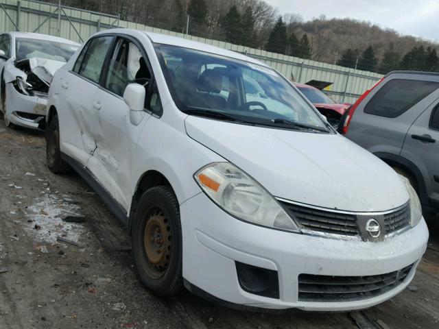 3N1BC11E77L408897 - 2007 NISSAN VERSA S WHITE photo 1