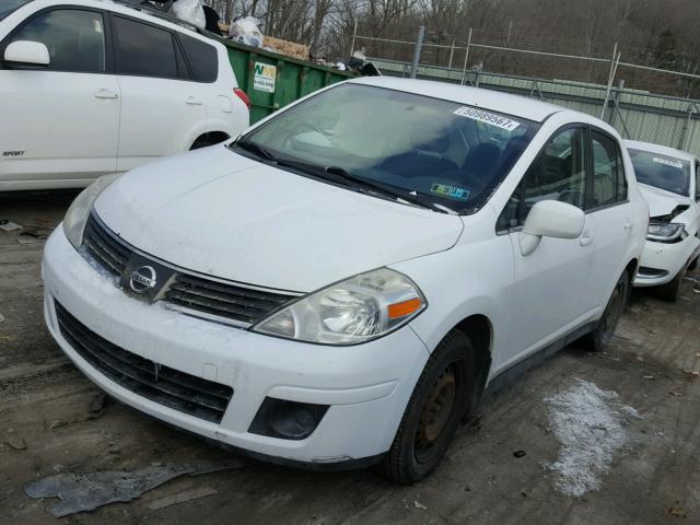 3N1BC11E77L408897 - 2007 NISSAN VERSA S WHITE photo 2