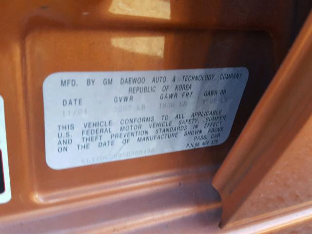 KL1TD62695B358495 - 2005 CHEVROLET AVEO BASE ORANGE photo 10