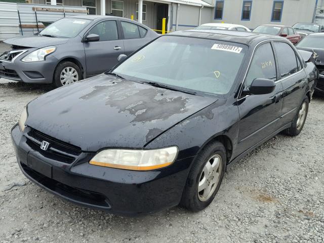 1HGCG1656YA026255 - 2000 HONDA ACCORD EX BLACK photo 2