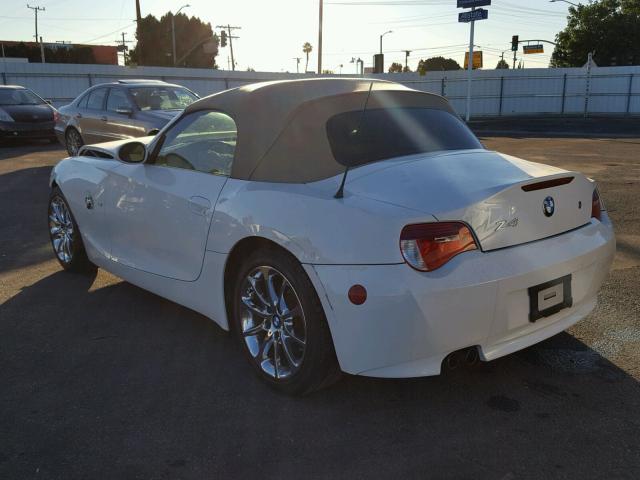 4USBU33526LW66915 - 2006 BMW Z4 3.0 WHITE photo 3